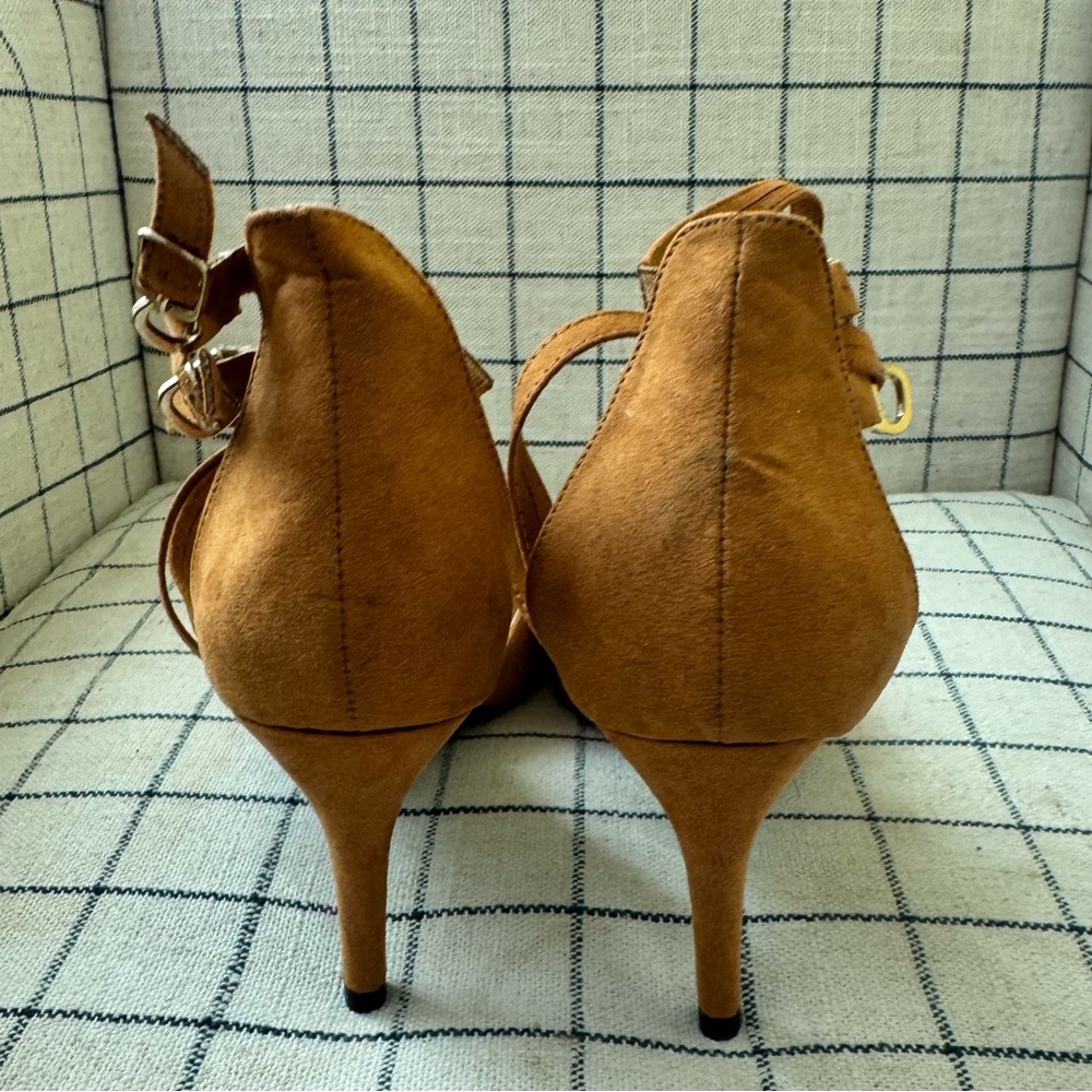 Tan Suede Pointed Toe Heels Ankle Strap Pumps Criss Cross - Picture 4 of 8